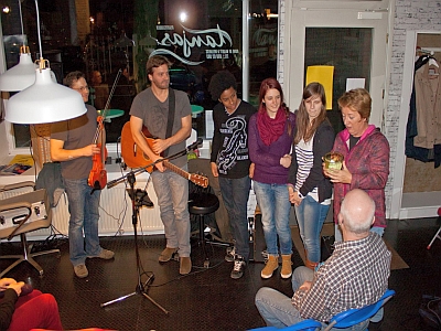 Nis & Tobi im Salon Frau Schmidt